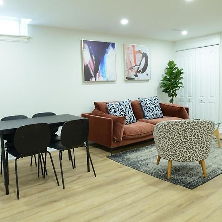 Spacious 2-Bed-Room Near Yonge & Major Mackenzie Ричмонд-Гілл Екстер'єр фото