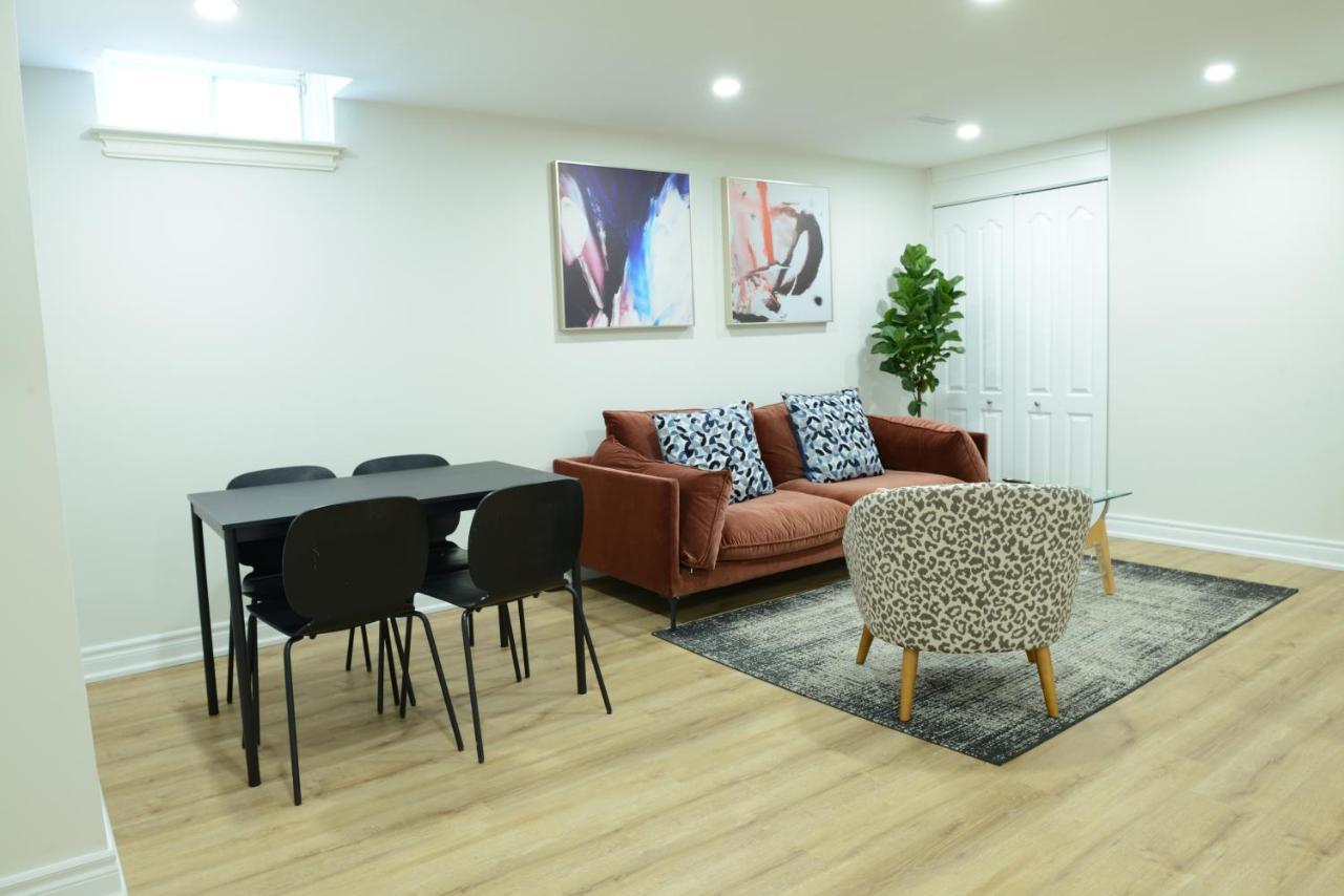 Spacious 2-Bed-Room Near Yonge & Major Mackenzie Ричмонд-Гілл Екстер'єр фото