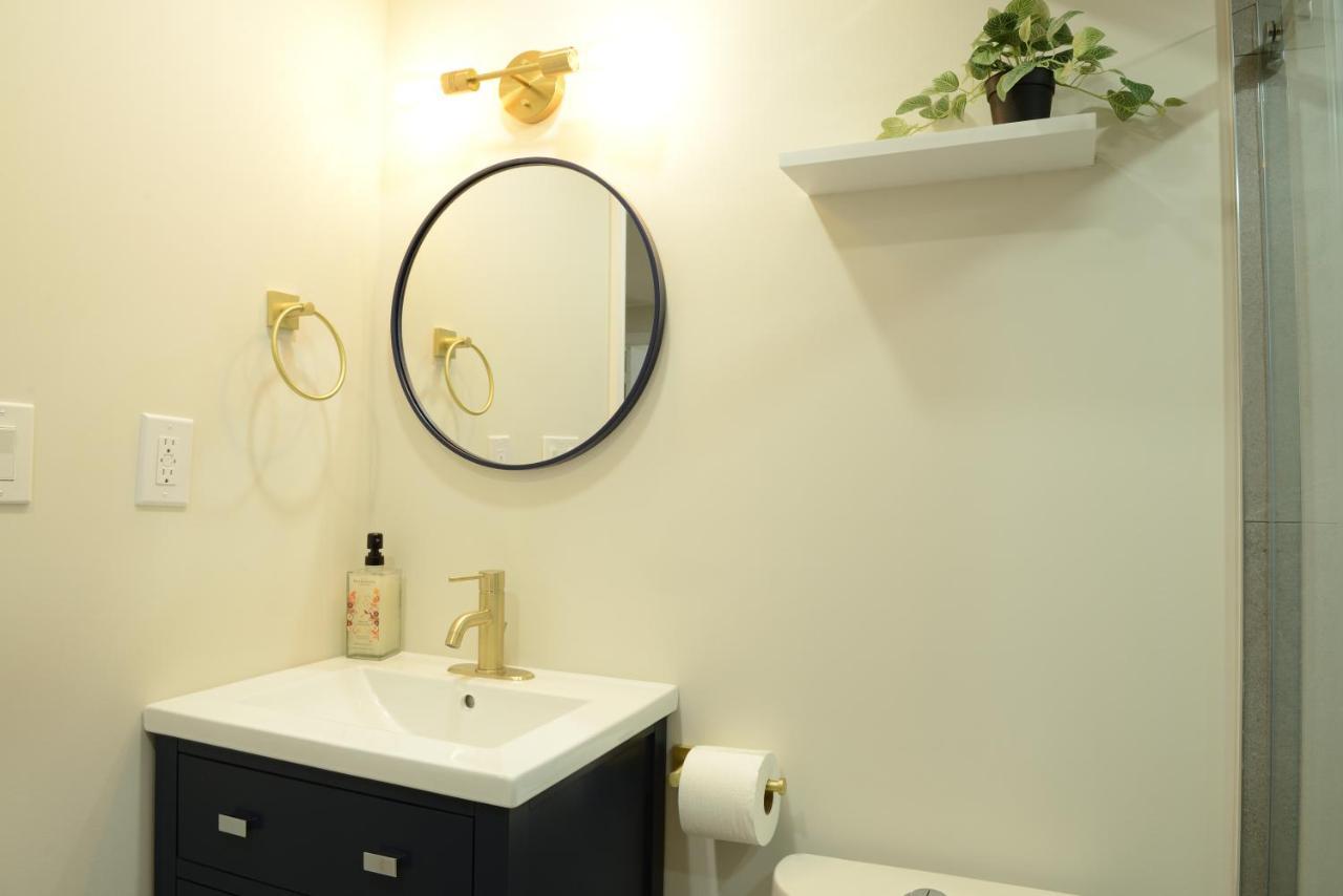 Spacious 2-Bed-Room Near Yonge & Major Mackenzie Ричмонд-Гілл Екстер'єр фото