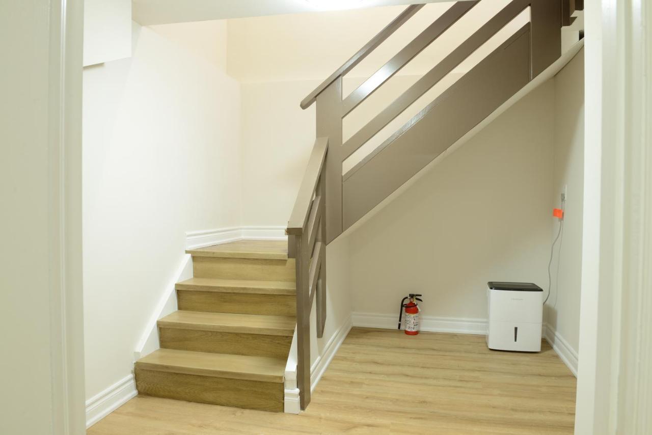 Spacious 2-Bed-Room Near Yonge & Major Mackenzie Ричмонд-Гілл Екстер'єр фото