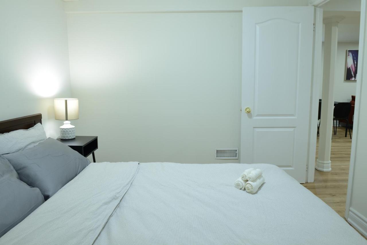 Spacious 2-Bed-Room Near Yonge & Major Mackenzie Ричмонд-Гілл Екстер'єр фото