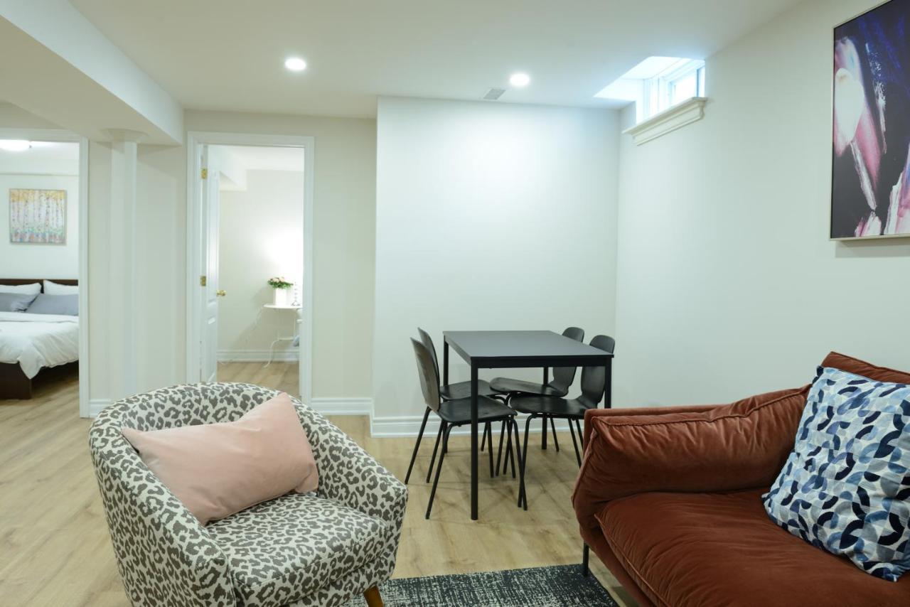 Spacious 2-Bed-Room Near Yonge & Major Mackenzie Ричмонд-Гілл Екстер'єр фото