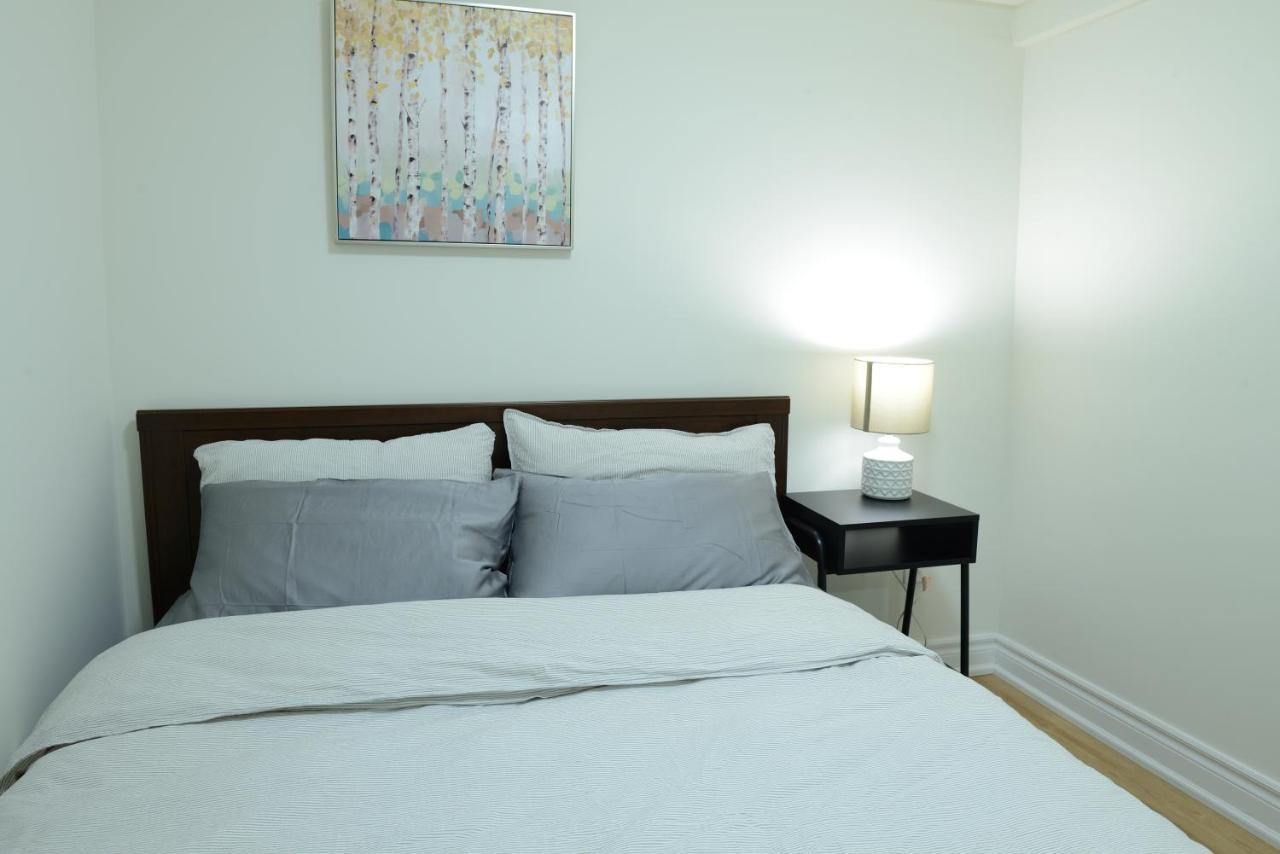 Spacious 2-Bed-Room Near Yonge & Major Mackenzie Ричмонд-Гілл Екстер'єр фото