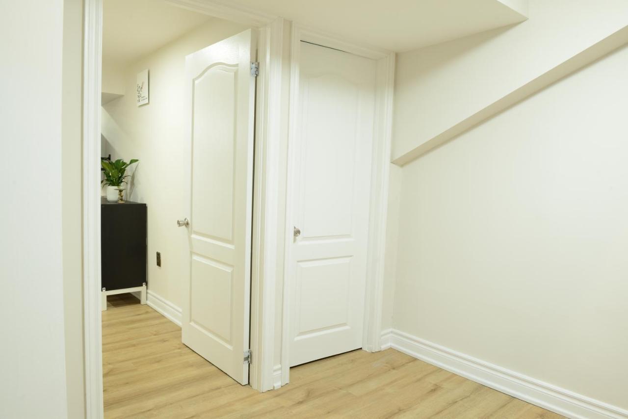 Spacious 2-Bed-Room Near Yonge & Major Mackenzie Ричмонд-Гілл Екстер'єр фото