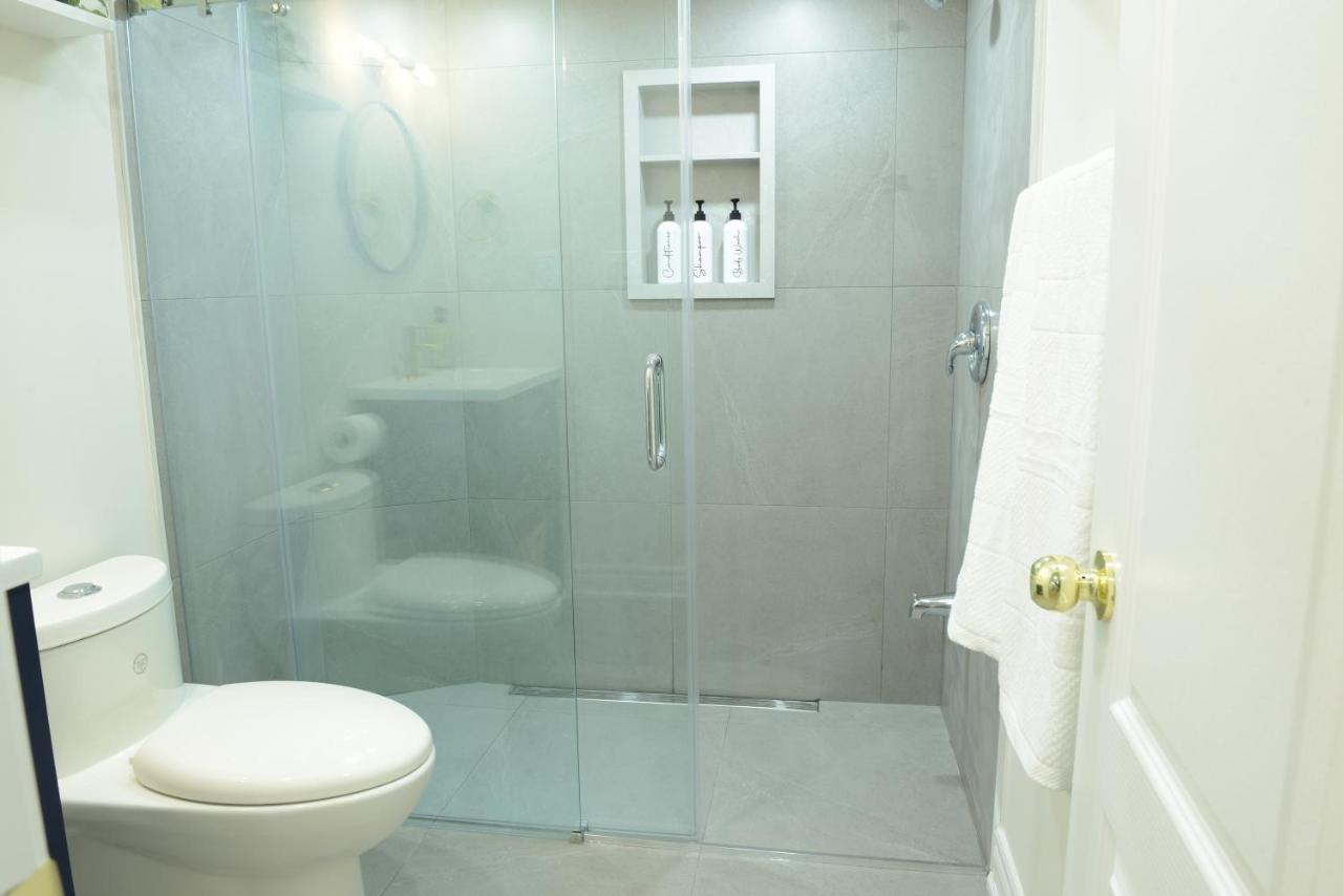 Spacious 2-Bed-Room Near Yonge & Major Mackenzie Ричмонд-Гілл Екстер'єр фото