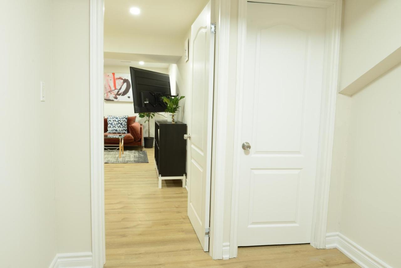 Spacious 2-Bed-Room Near Yonge & Major Mackenzie Ричмонд-Гілл Екстер'єр фото